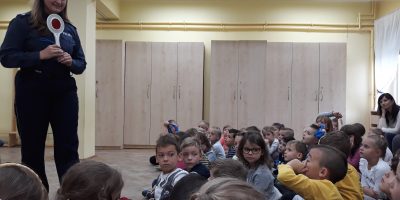 Bądź bezpieczny- wizyta policjantki w przedszkolu