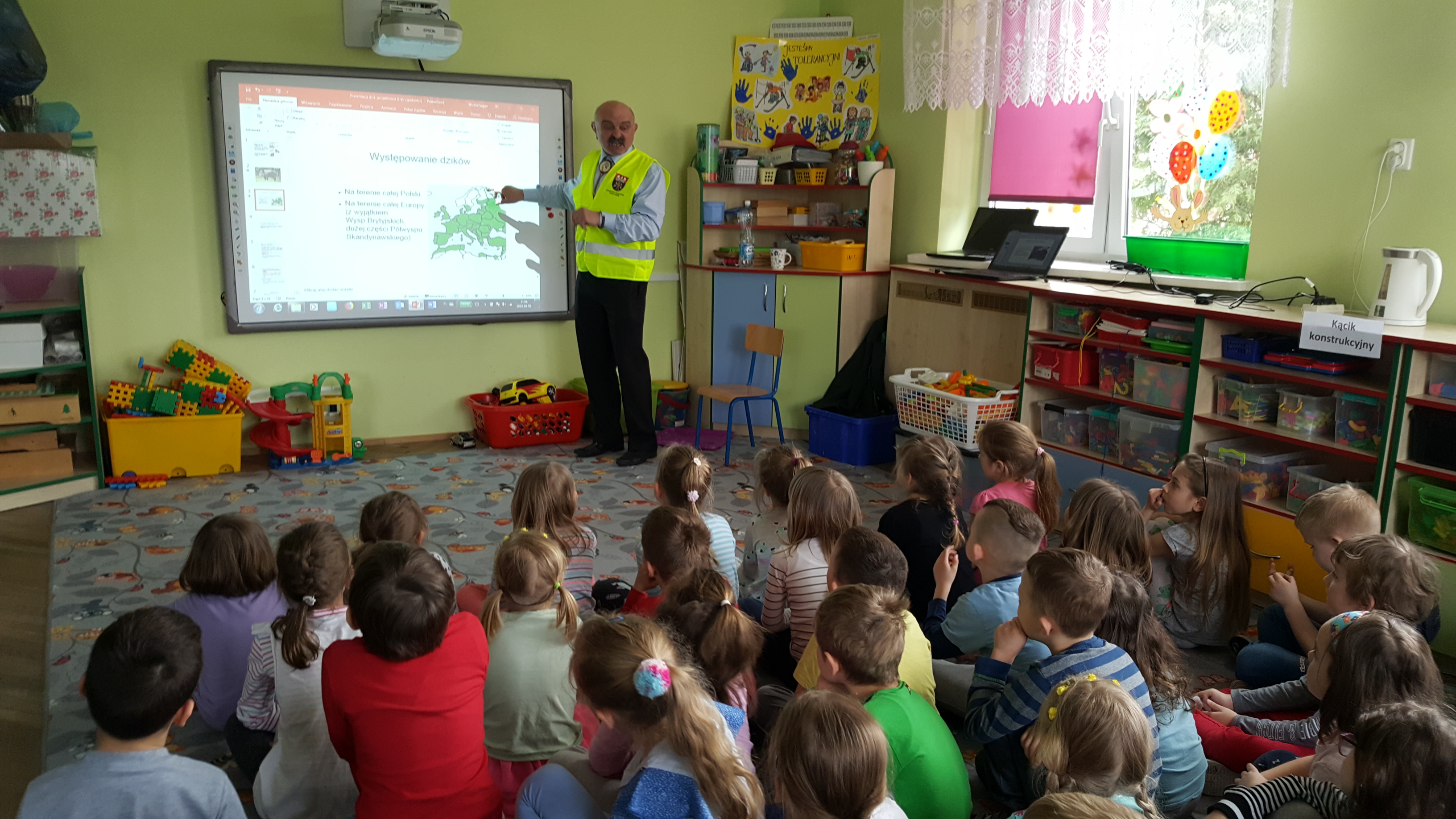 Udział w programie edukacyjnym ” Od przedszkola do seniora”.