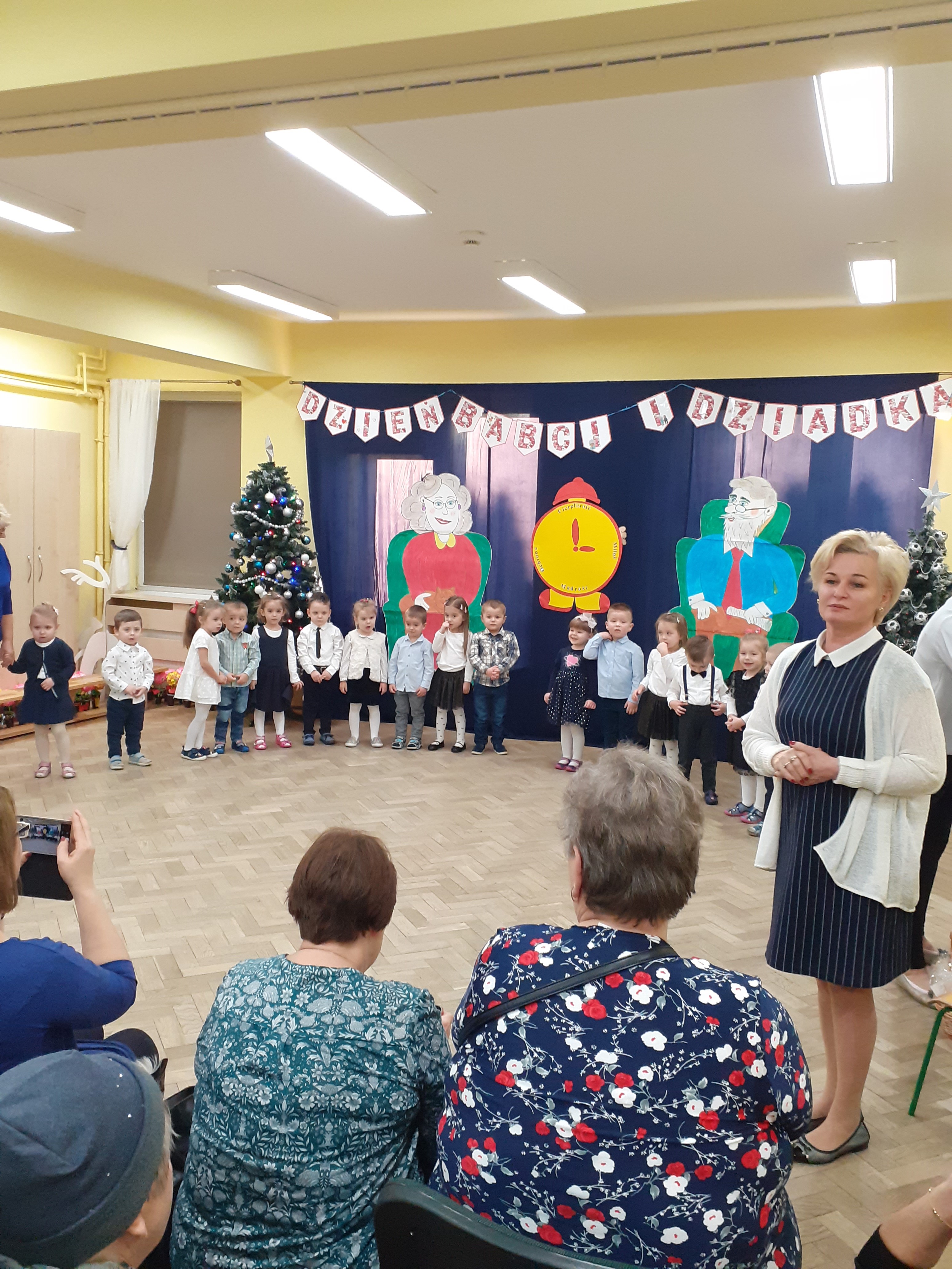 Dzień Babci i Dziadka w grupie BIEDRONKI